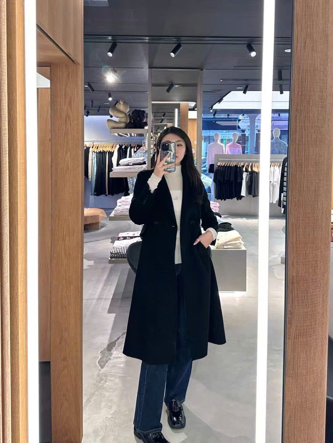  Áo dạ ép đen, dáng dài 2 cúc cài 