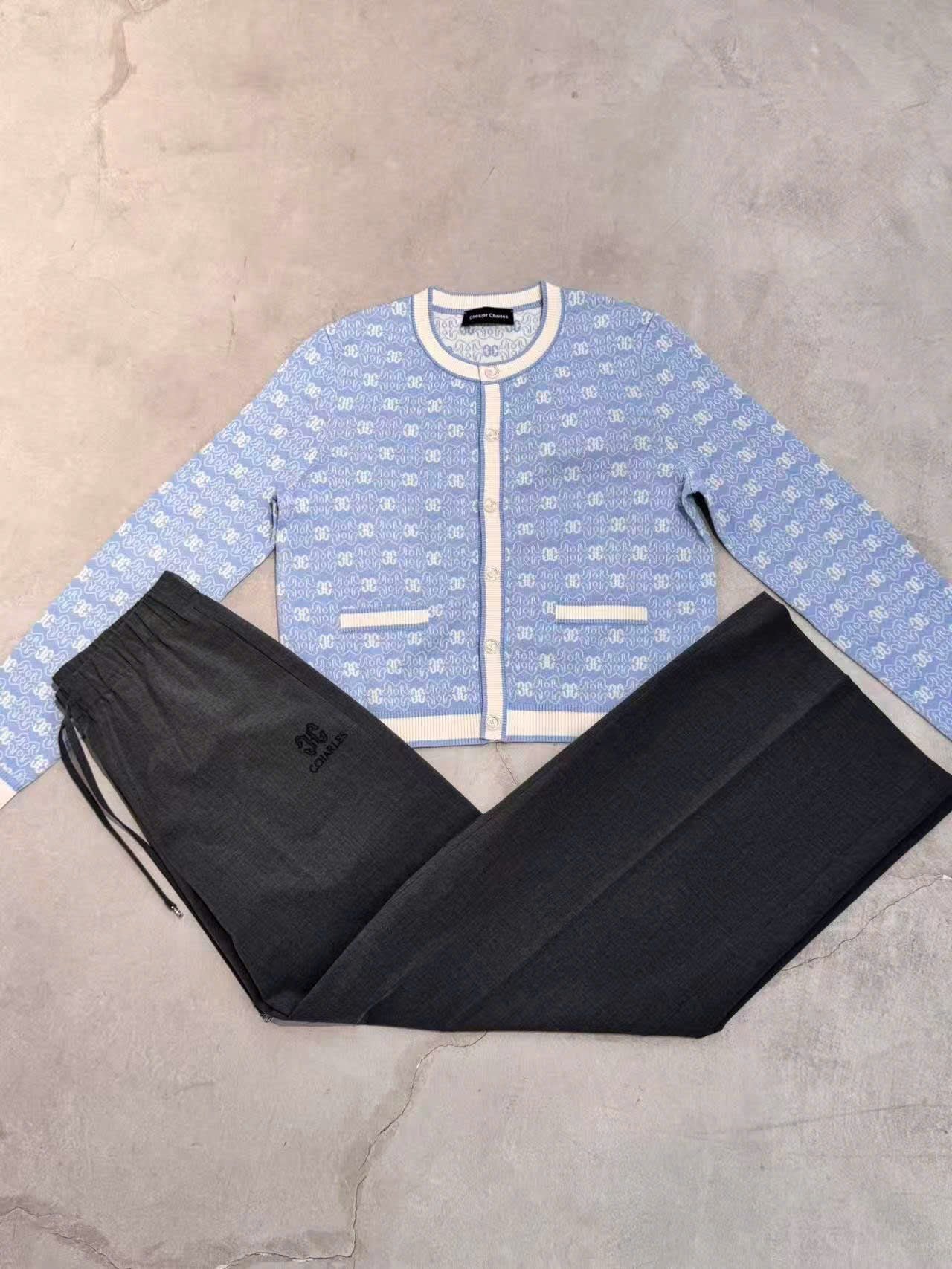  Áo CDG xanh biển full logo, viền trắng 