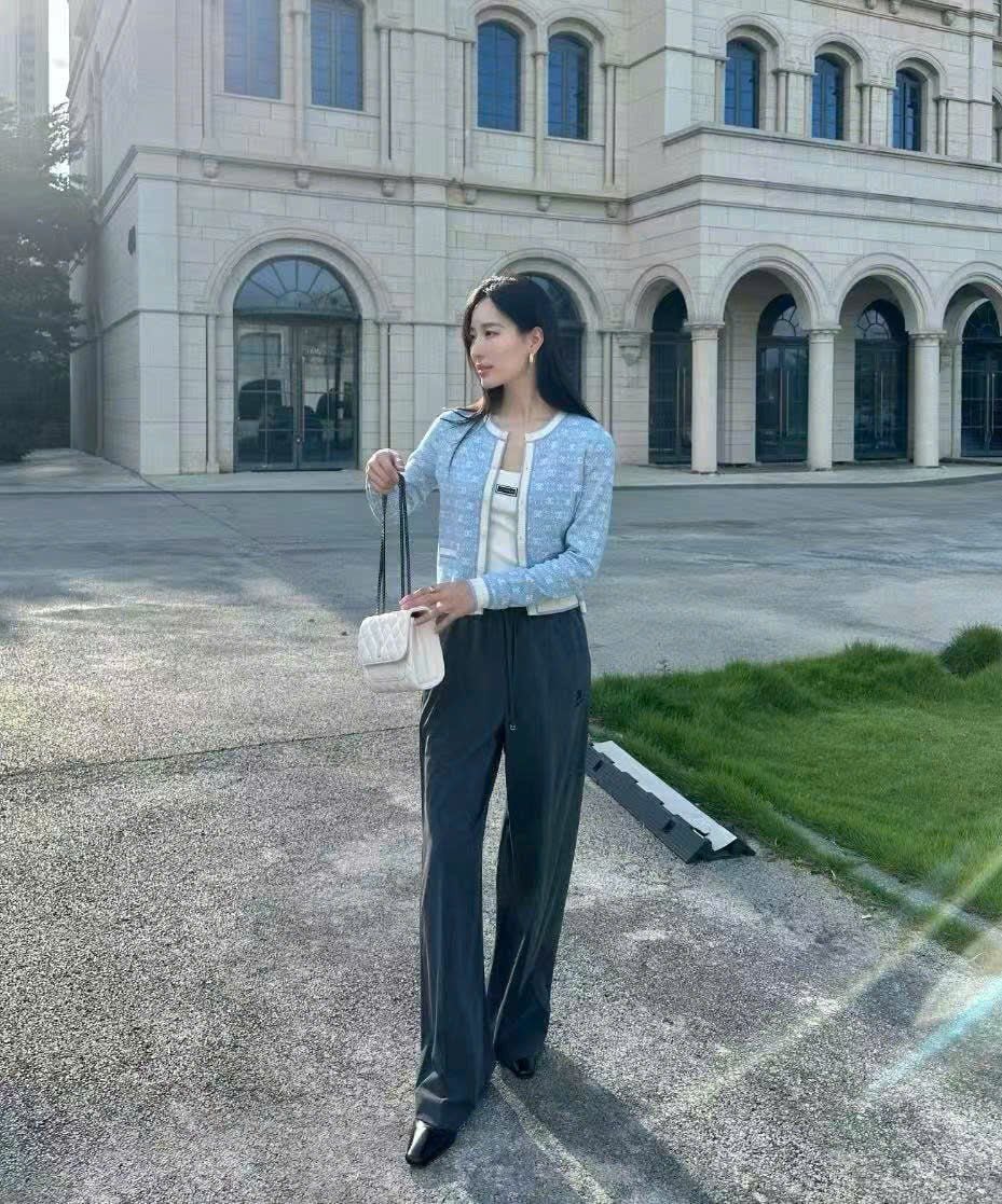  Áo CDG xanh biển full logo, viền trắng 