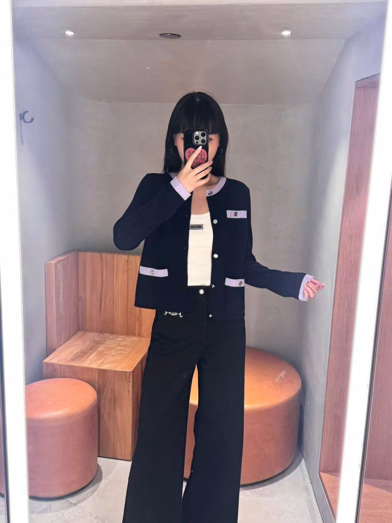  Áo CDG đen 4 túi trước viền tím nhạt 