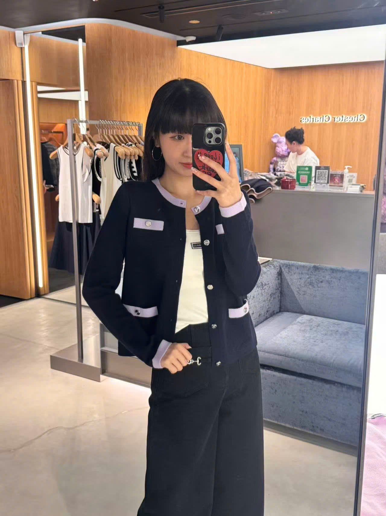  Áo CDG đen 4 túi trước viền tím nhạt 