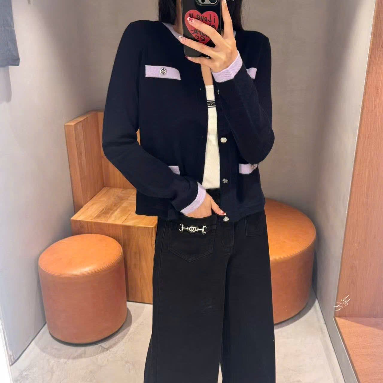  Áo CDG đen 4 túi trước viền tím nhạt 