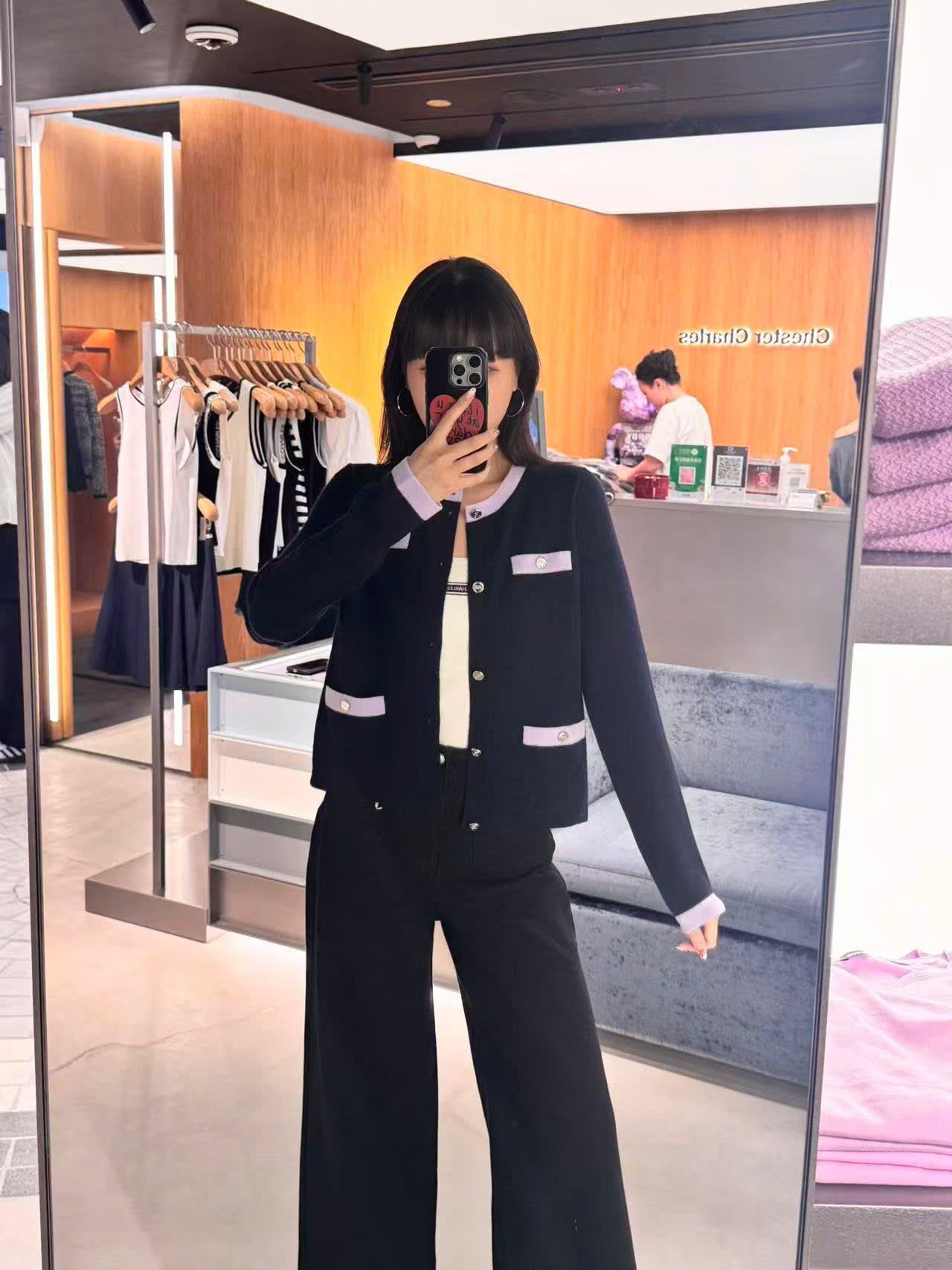  Áo CDG đen 4 túi trước viền tím nhạt 