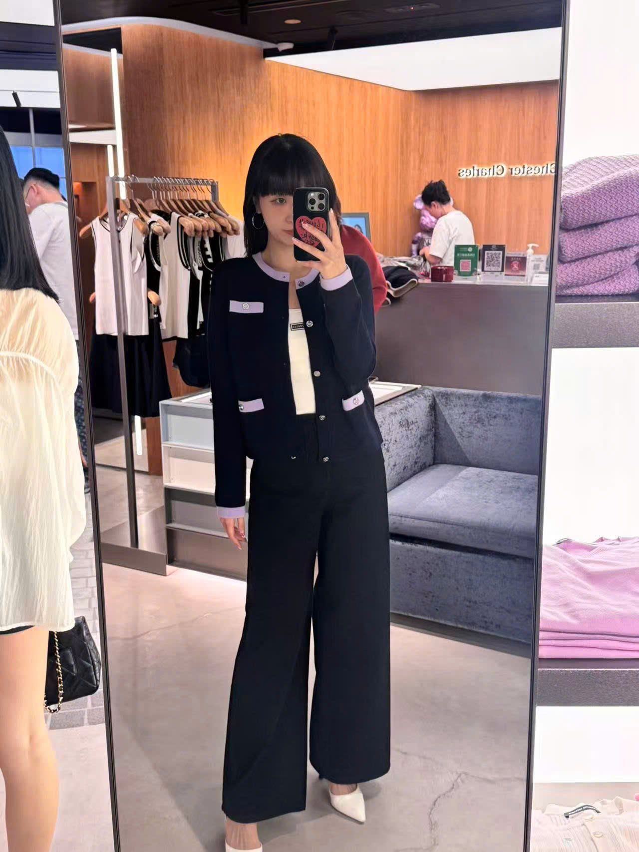  Áo CDG đen 4 túi trước viền tím nhạt 