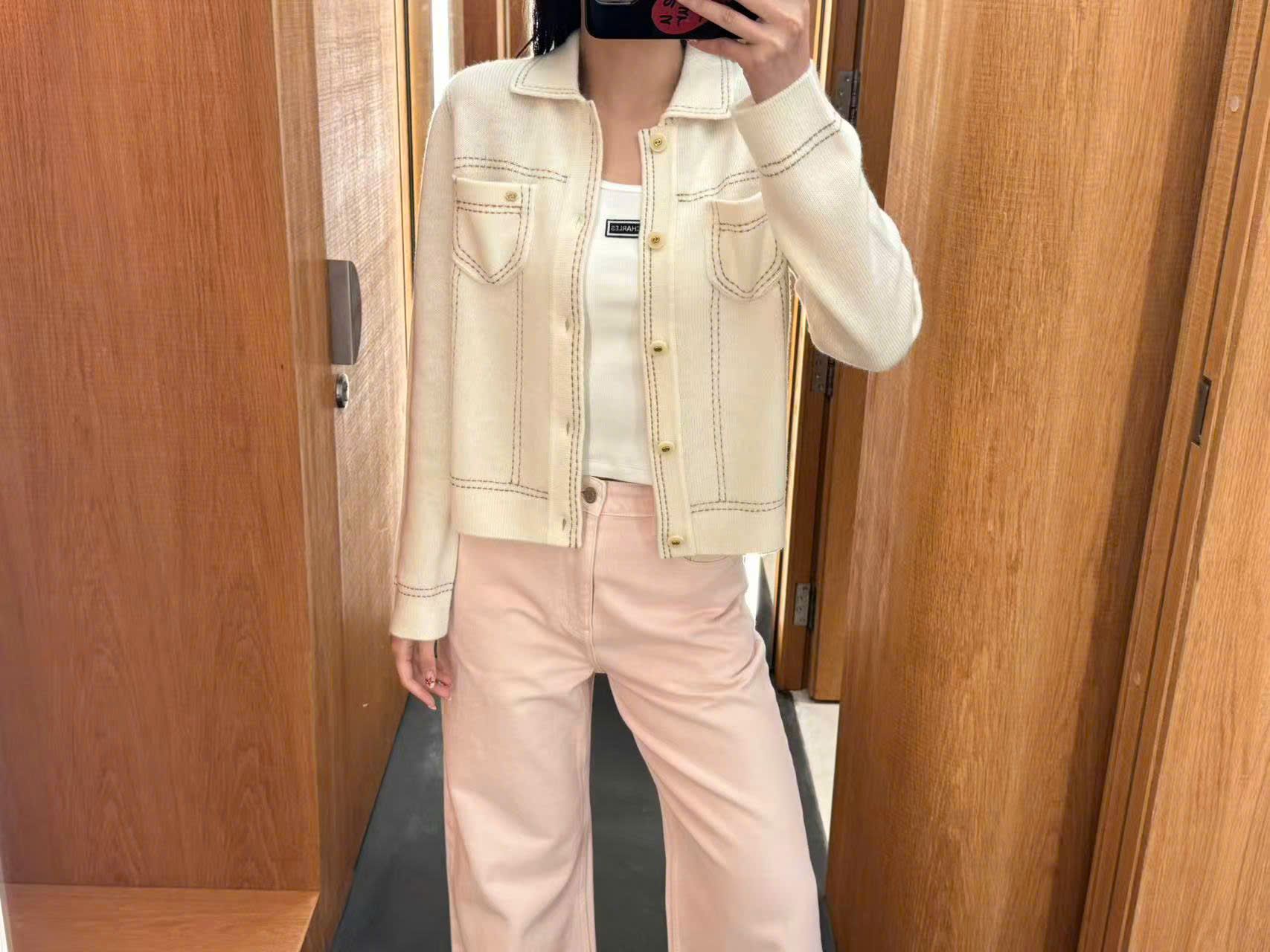  Áo CDG trắng, cổ bẻ, thêu viền nổi 