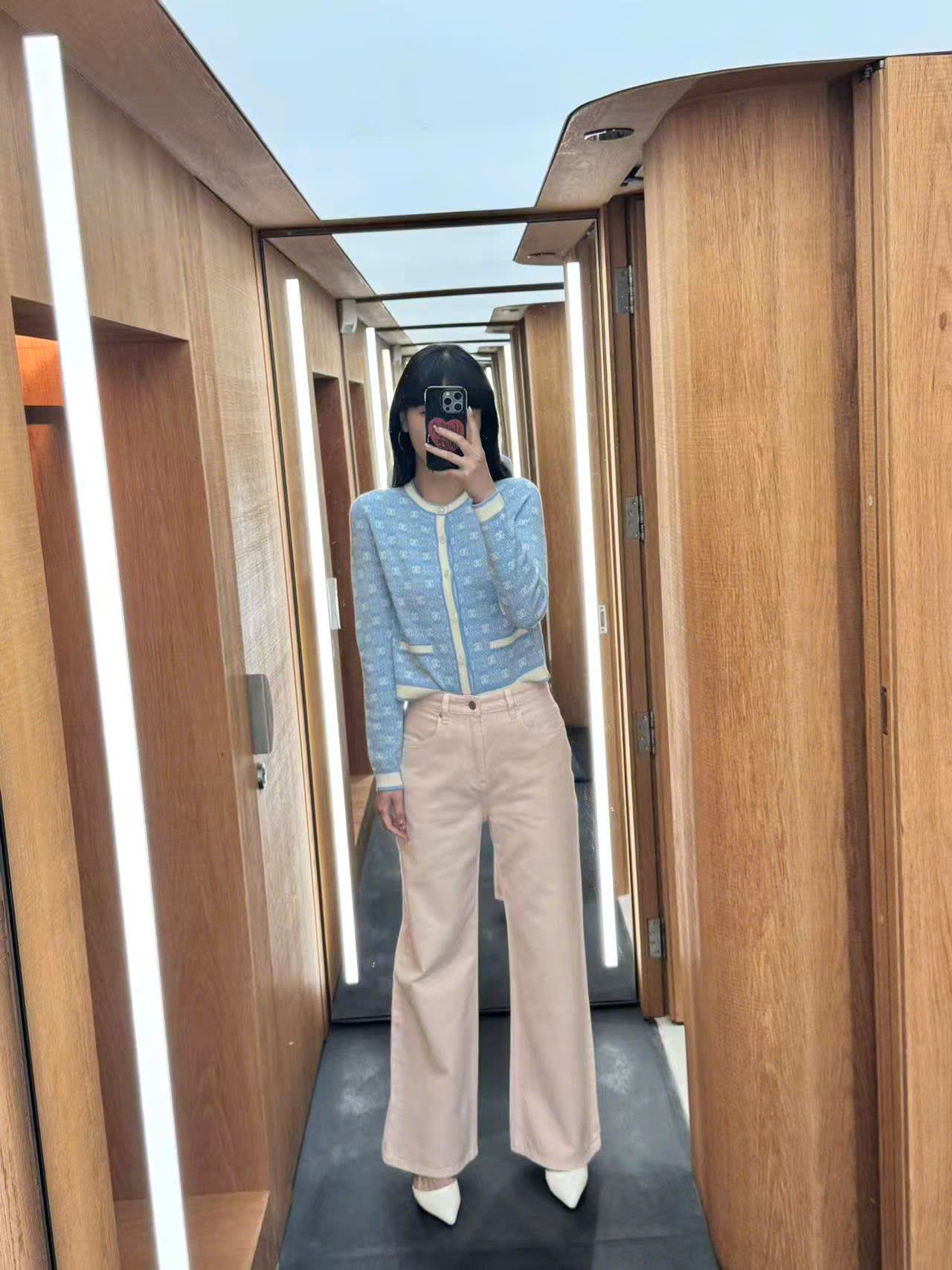  Áo CDG xanh biển full logo, viền trắng 