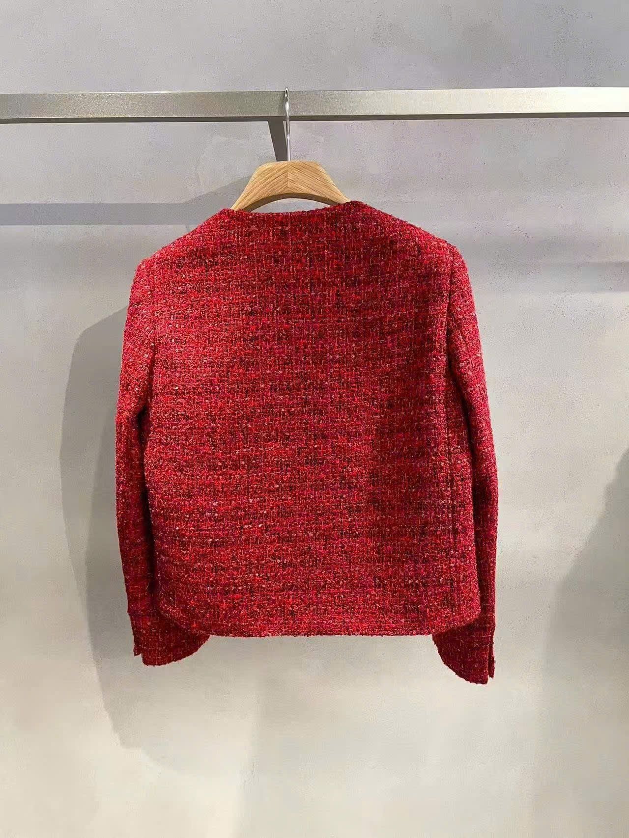  Áo Twed đỏ - logo 2 túi V 