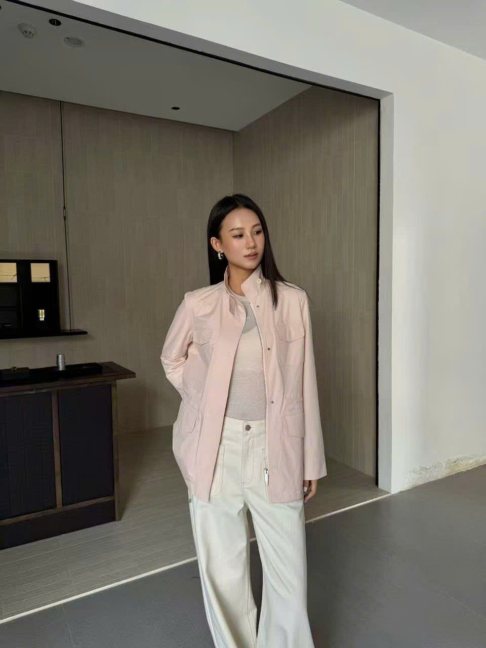  Áo khoác gió hồng phấn 4 túi hộp 