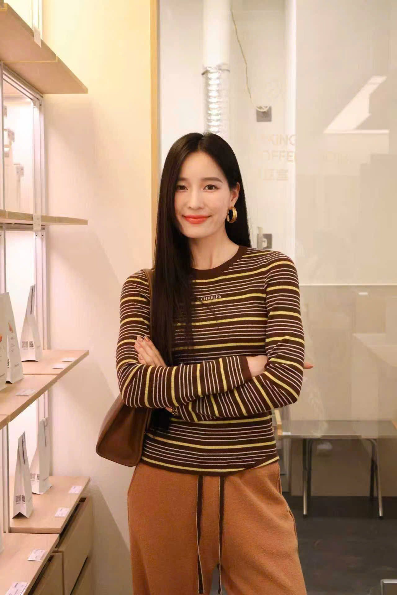  Áo thun dài tay kẻ vàng nâu 