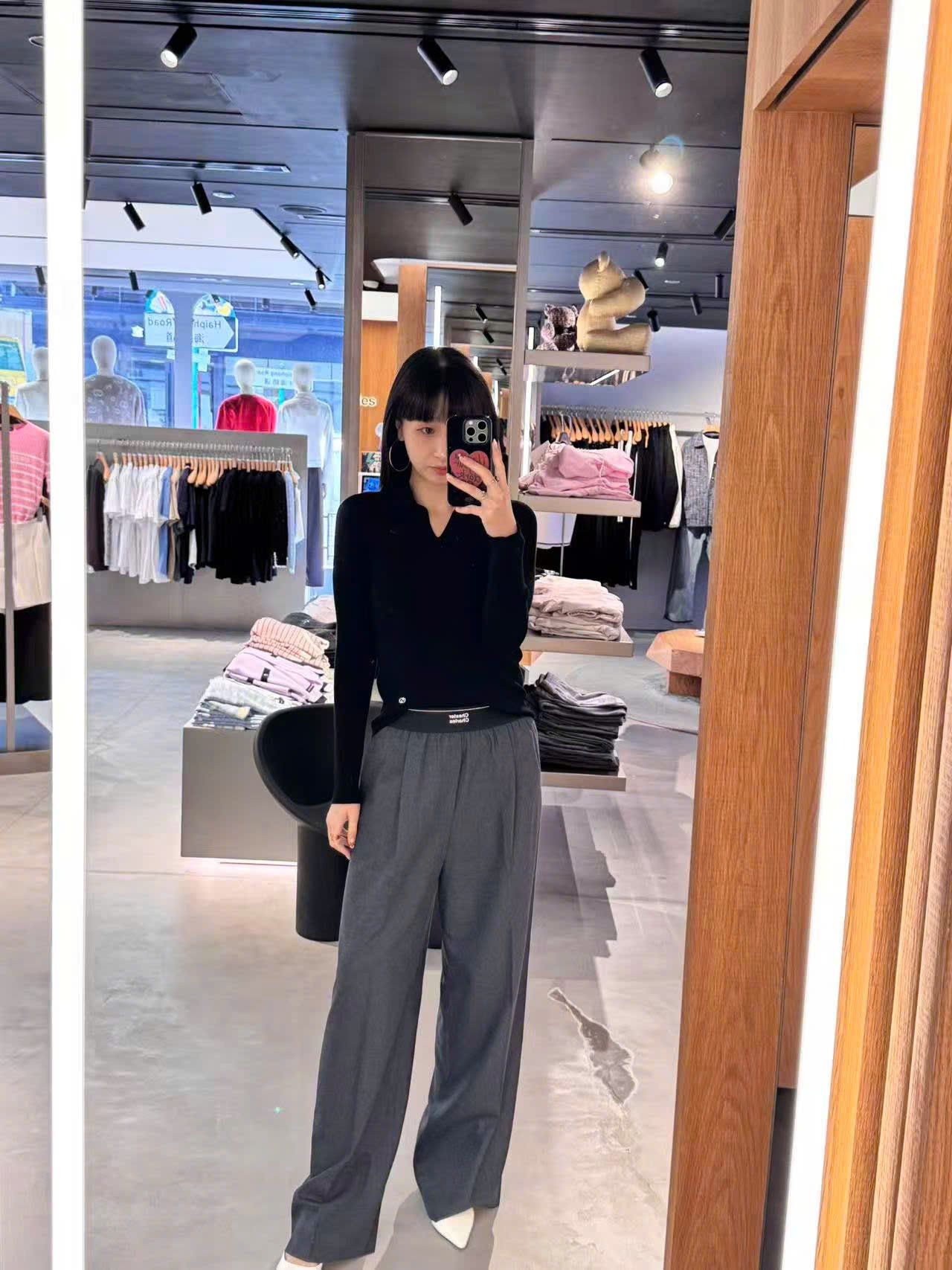  Quần vải xám cạp chun đen chữ trắng 