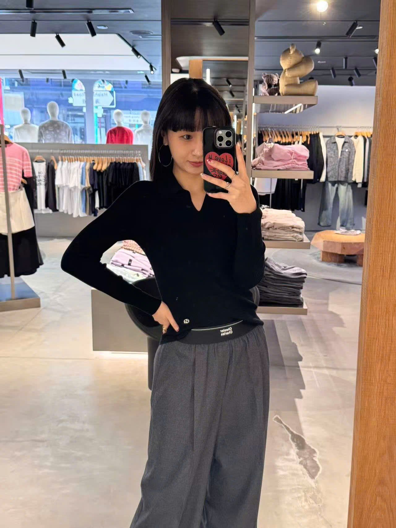  Quần vải xám cạp chun đen chữ trắng 