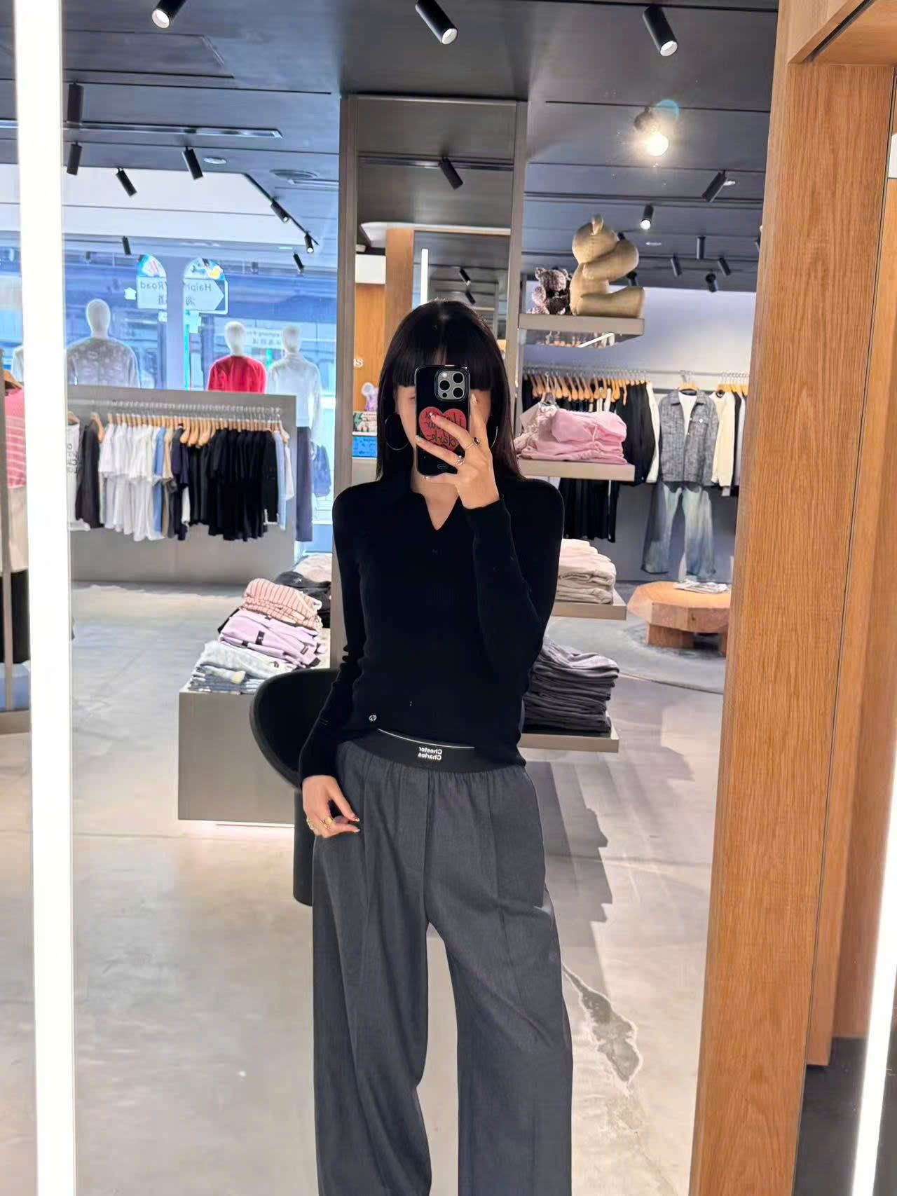  Quần vải xám cạp chun đen chữ trắng 