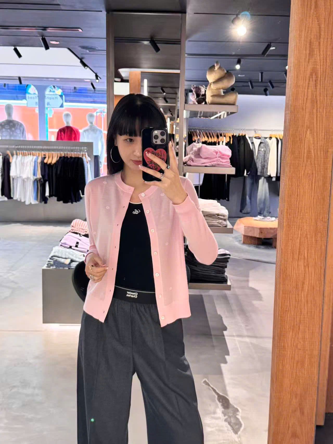  Áo CDG hồng dài tay, logo trắng nhỏ 