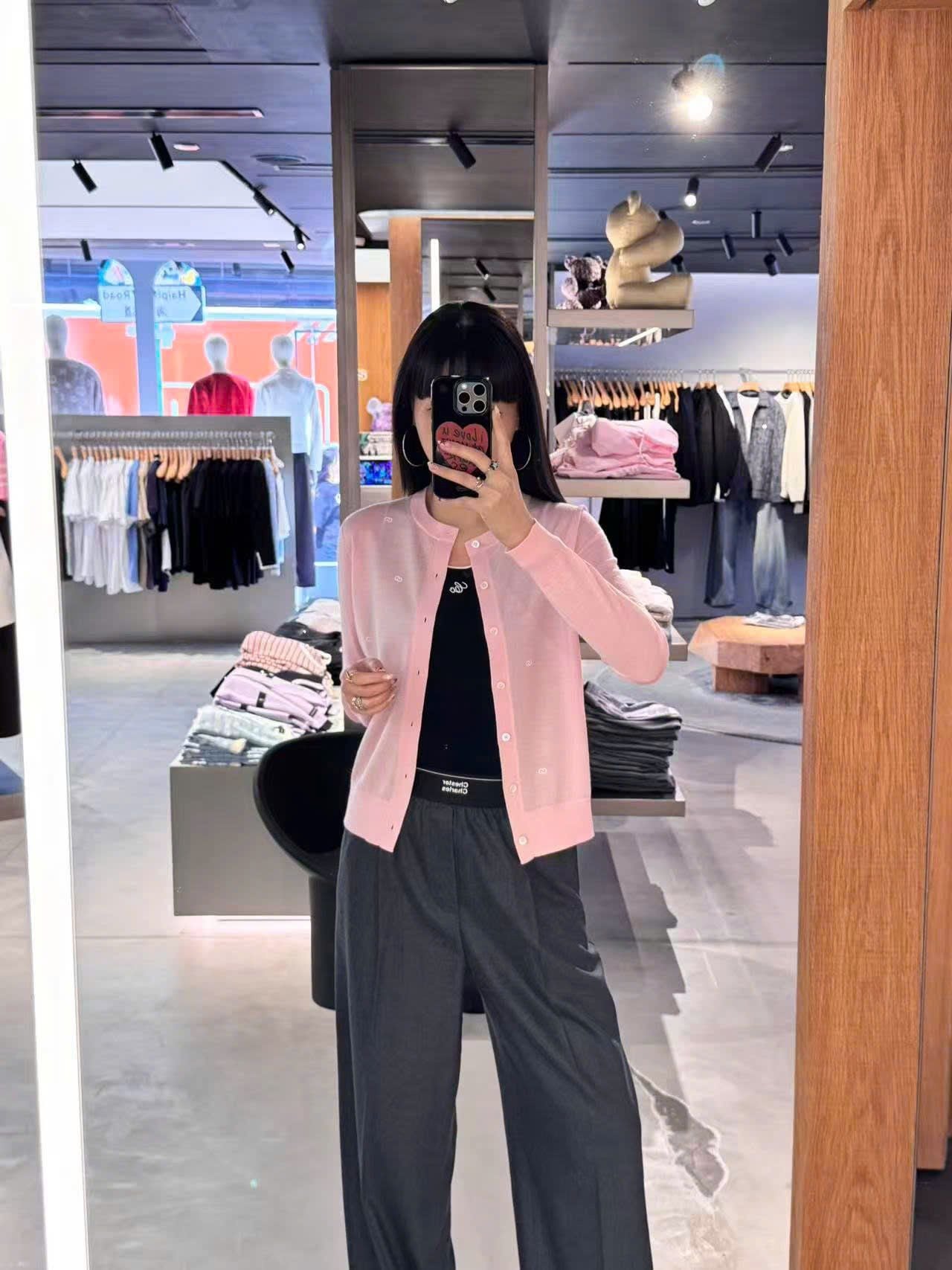  Áo CDG hồng dài tay, logo trắng nhỏ 