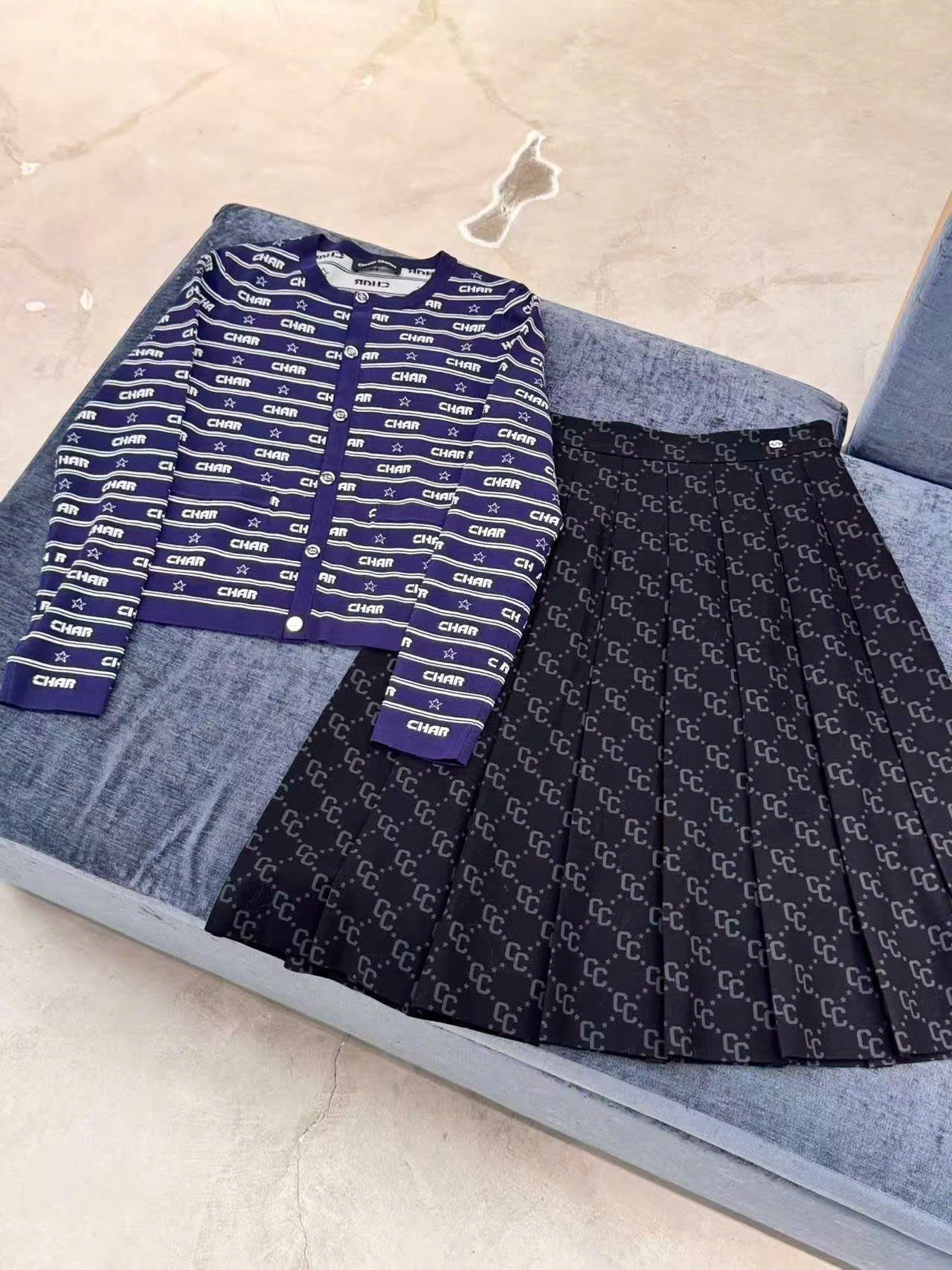  Chân váy đen dáng dài full logo CC 