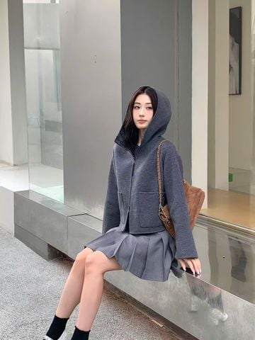  Áo dạ ép XÁM có mũ dáng ngắn, lót full logo 