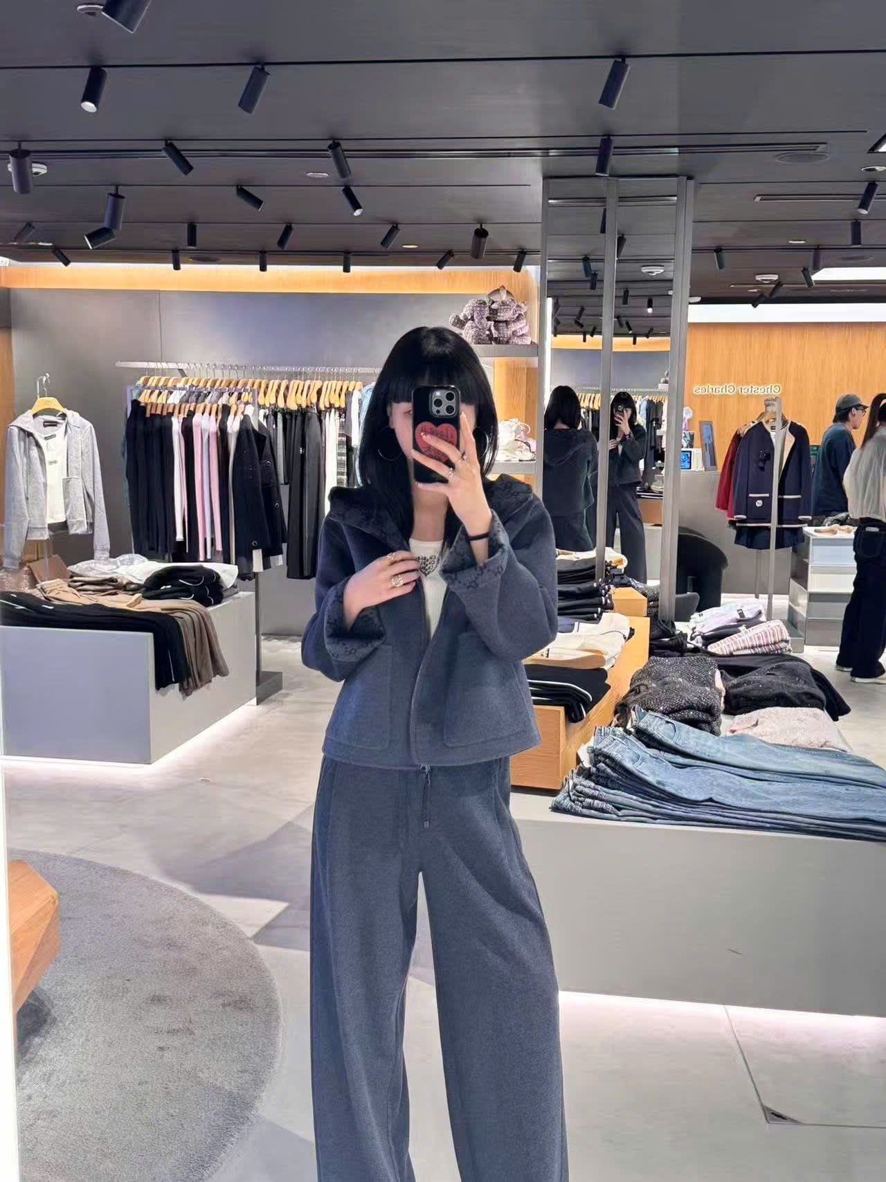  Áo dạ ép XÁM có mũ dáng ngắn, lót full logo 