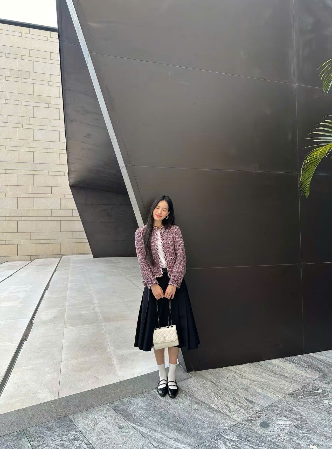  Áo tweed hồng đất, tay đính nơ 