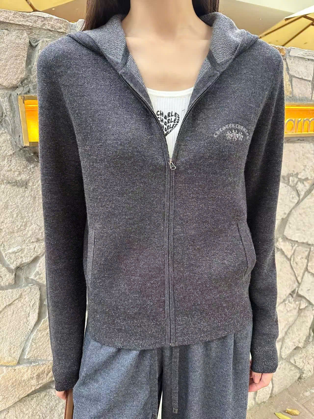  Áo khoác len xám có mũ - kéo khóa 