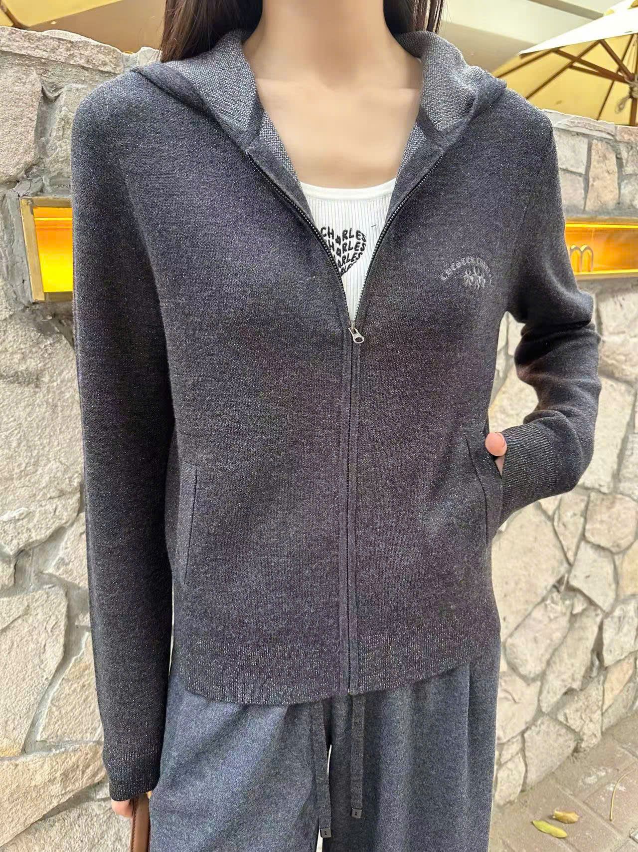  Áo khoác len xám có mũ - kéo khóa 