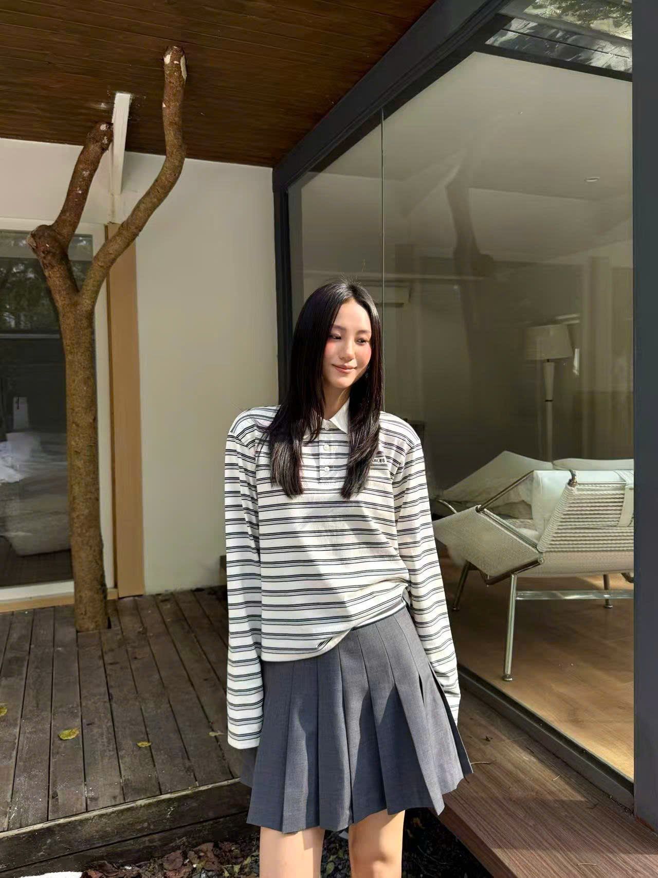  Áo polo cổ trắng, kẻ đen dài tay 