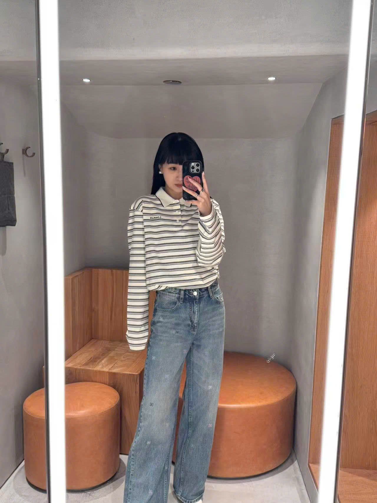  Áo polo cổ trắng, kẻ đen dài tay 