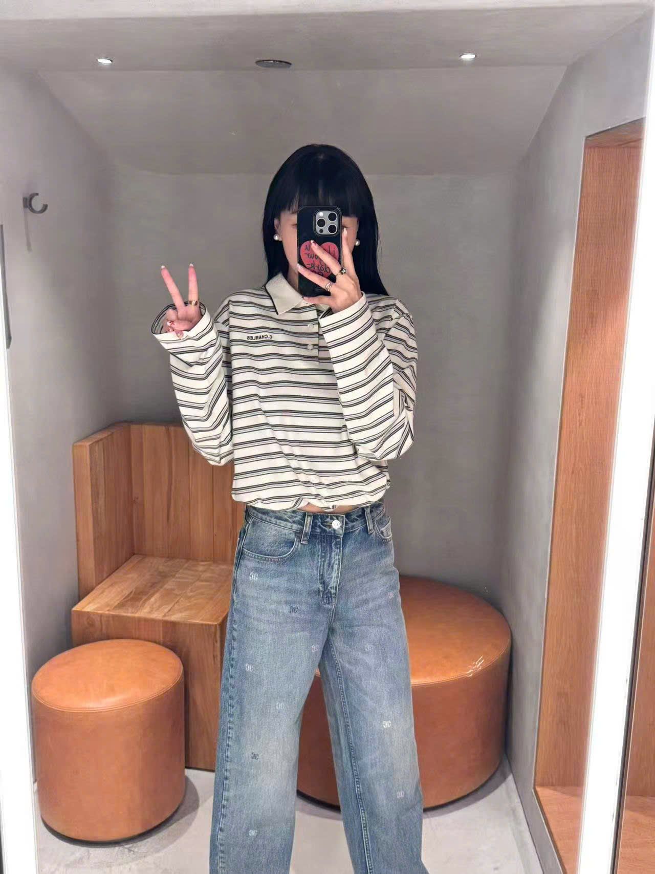  Áo polo cổ trắng, kẻ đen dài tay 