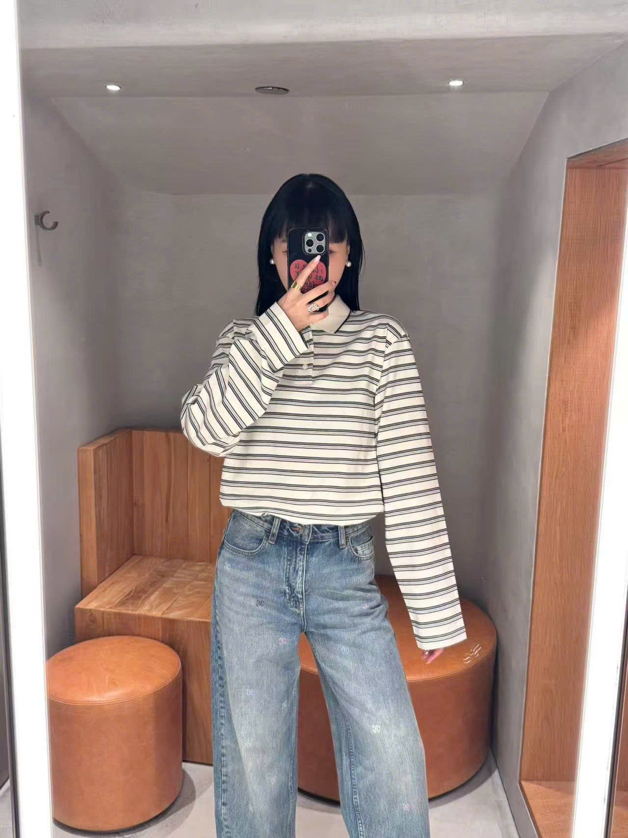  Áo polo cổ trắng, kẻ đen dài tay 