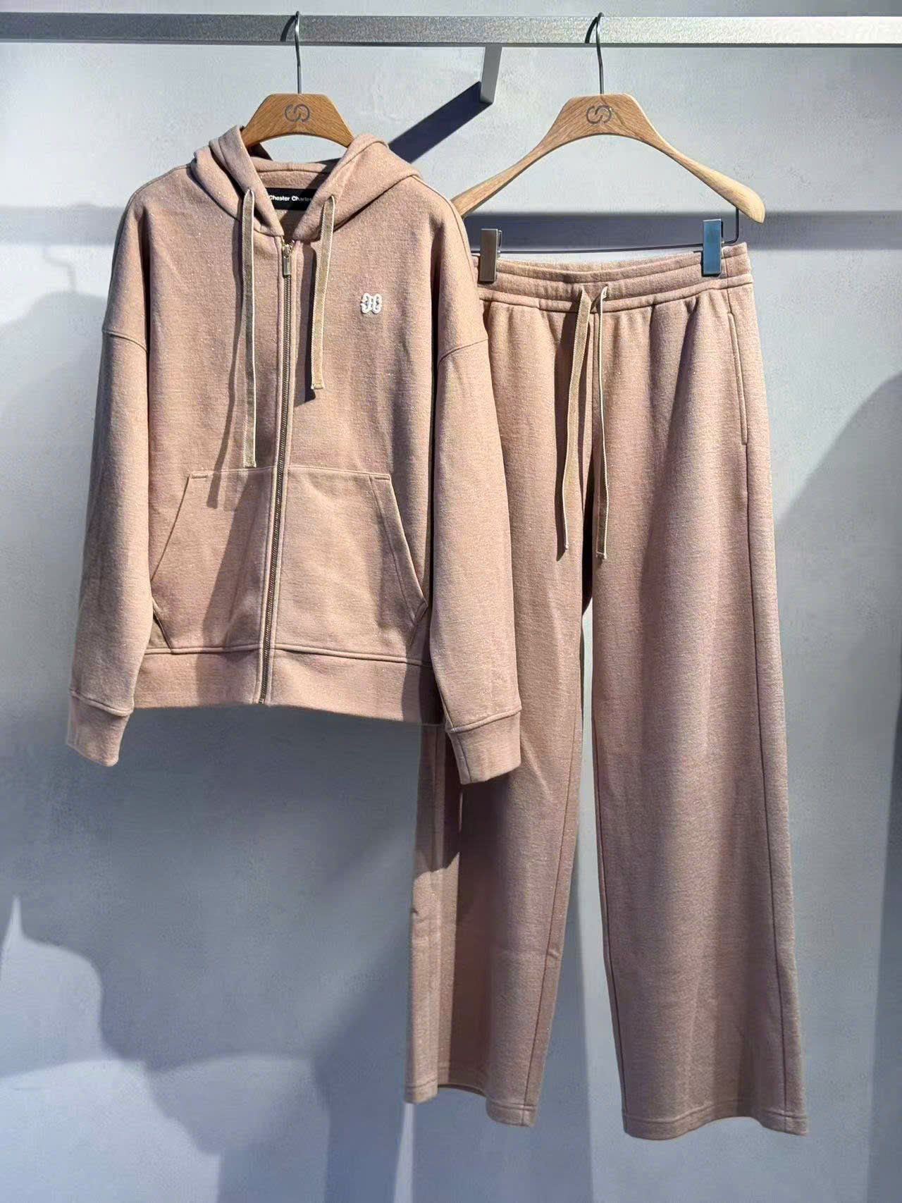  Áo khoác màu nude, Logo trắng SET 