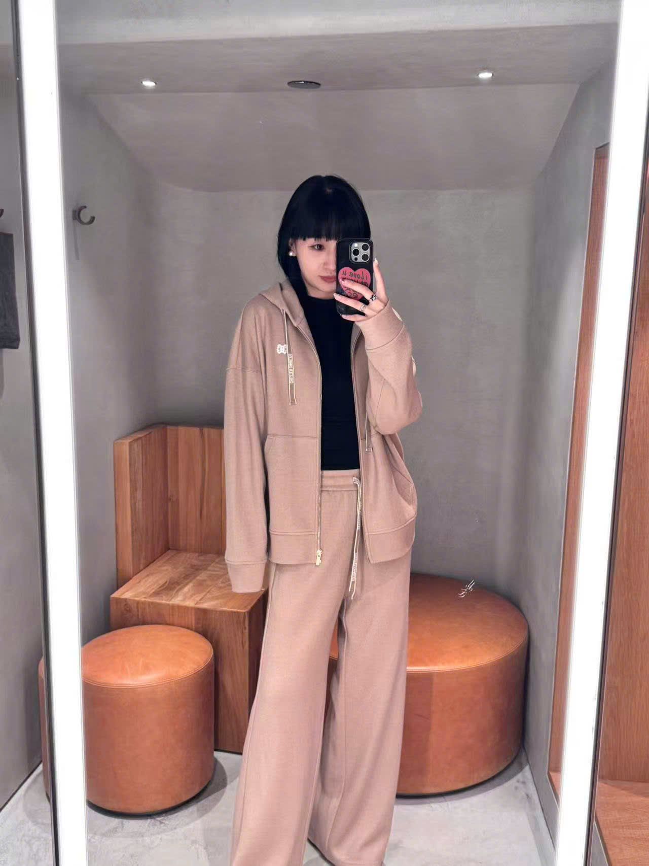  Quần nỉ dài màu nude, túi hậu SET 