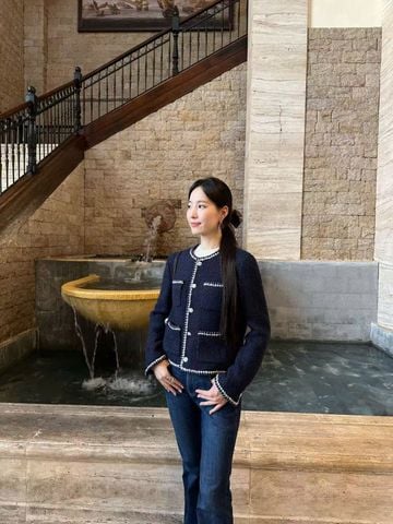  3. Áo Tweed Xanh navy viền trắng 