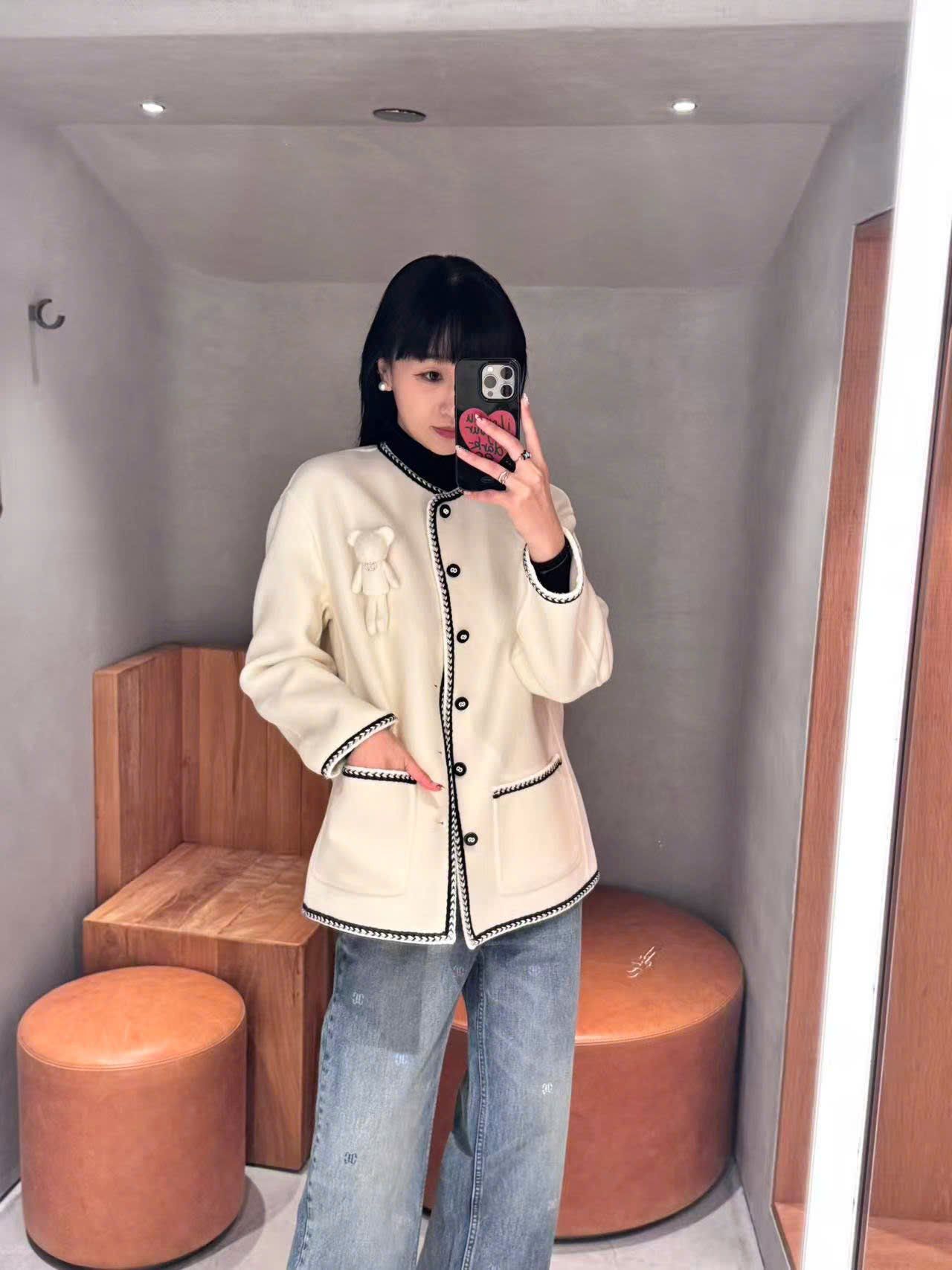  2.Áo khoác dạ Gấu ngực - Be 