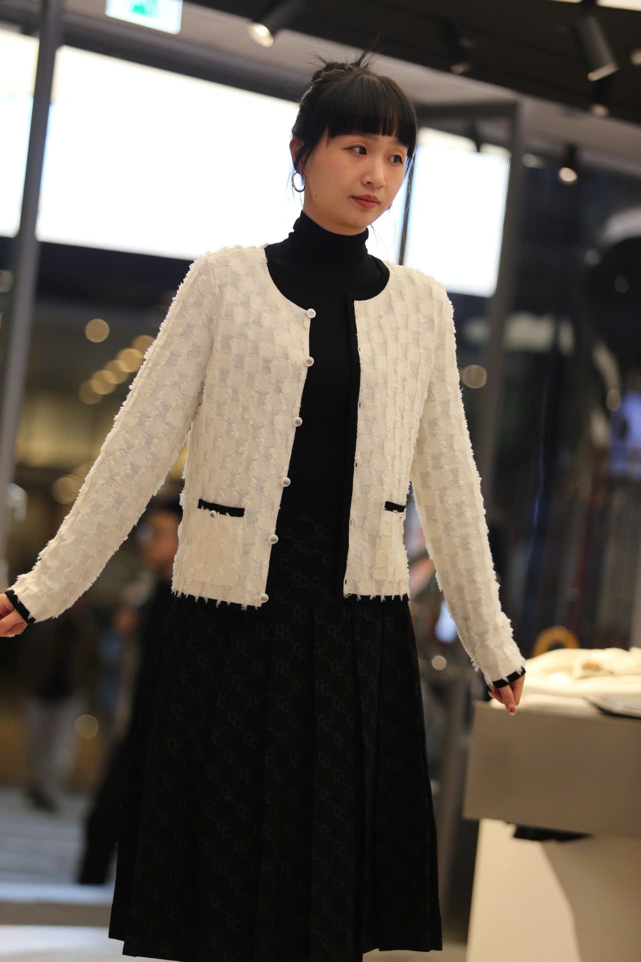  Áo CDG ô vuông trắng viền đen new25 