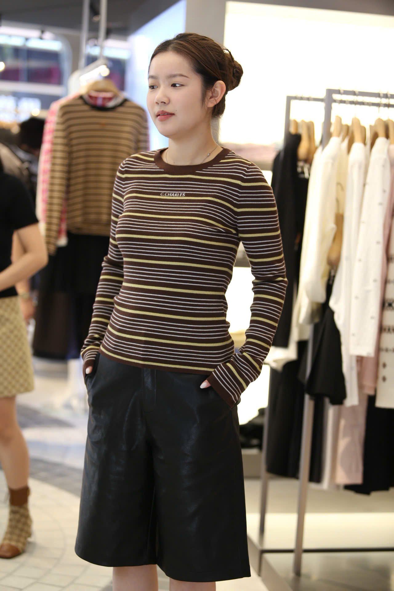  Áo thun dài tay kẻ vàng nâu 