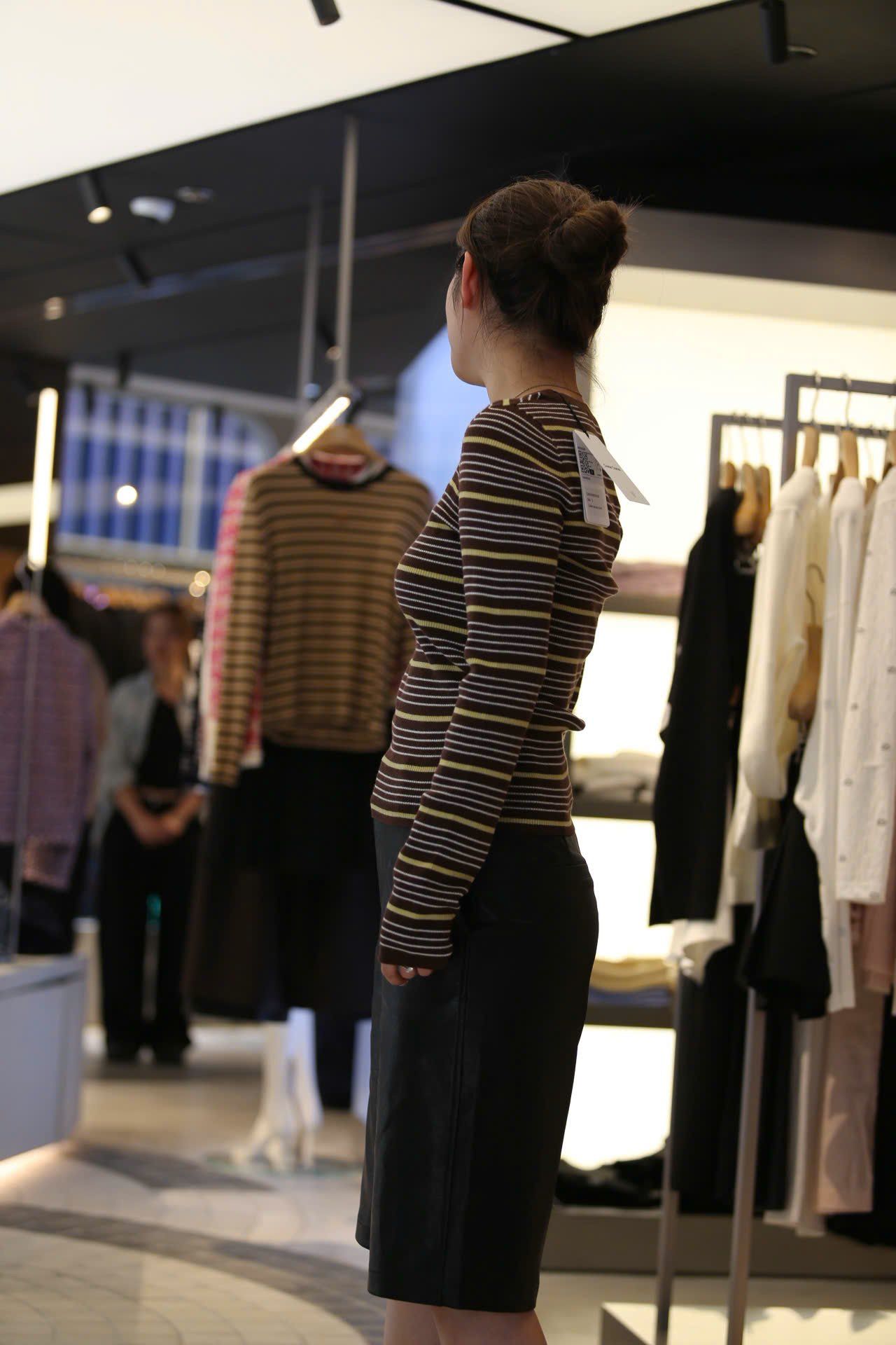  Áo thun dài tay kẻ vàng nâu 