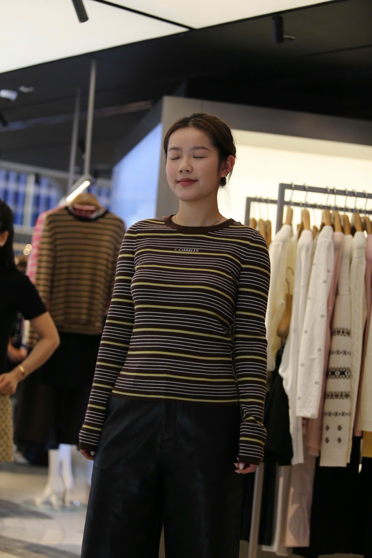  Áo thun dài tay kẻ vàng nâu 