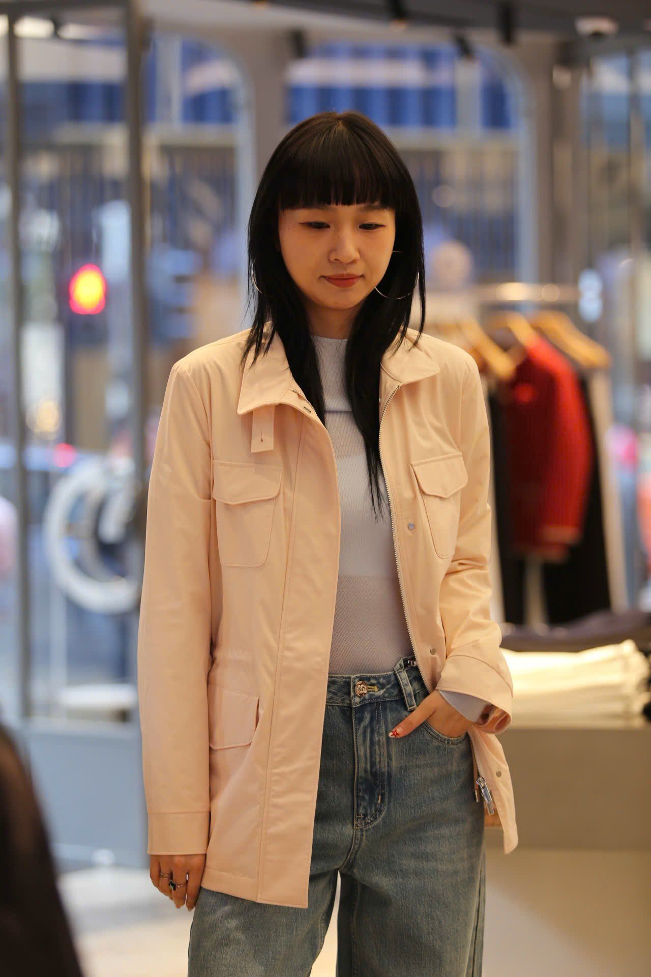  Áo khoác gió hồng phấn 4 túi hộp 