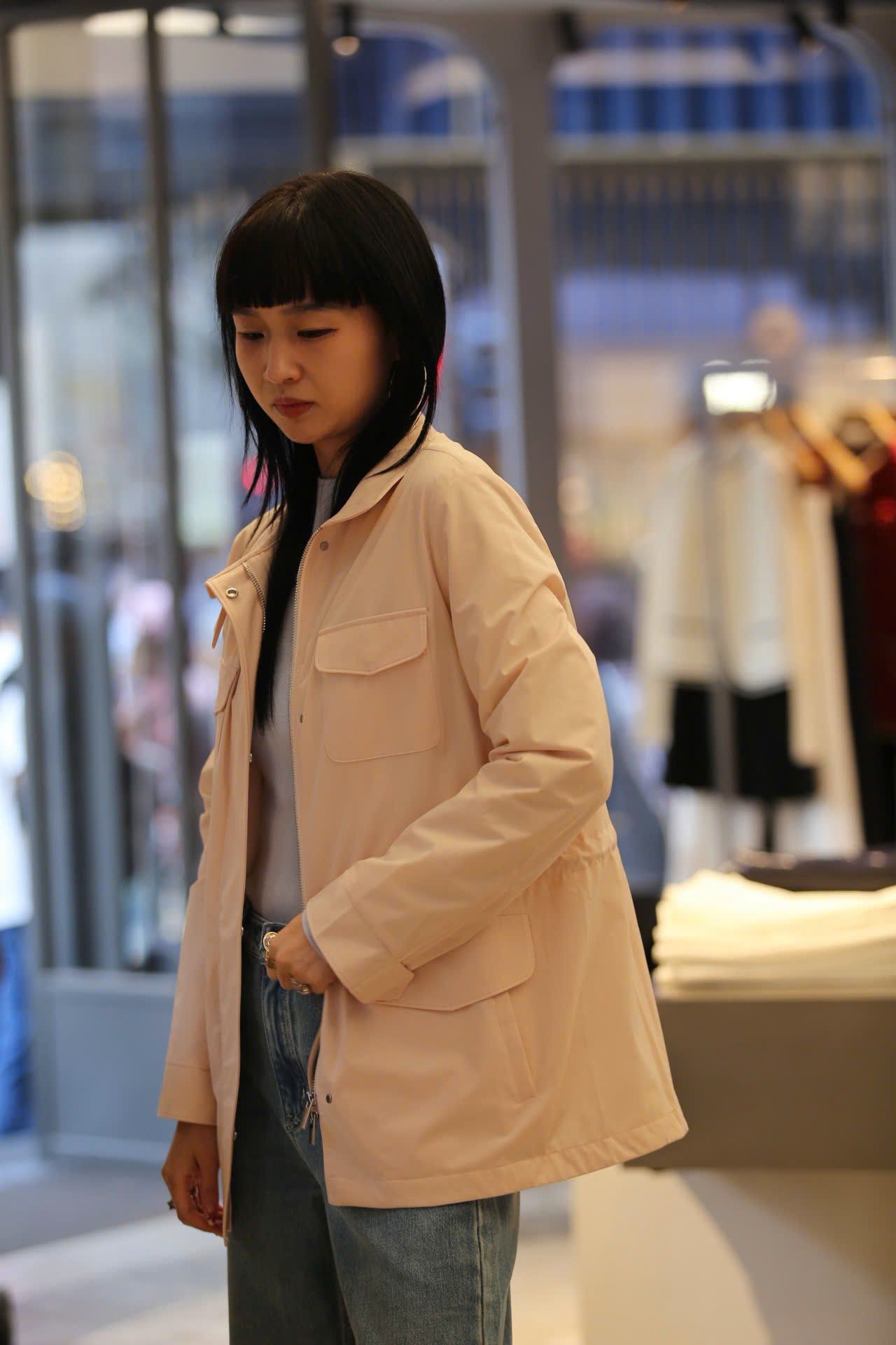  Áo khoác gió hồng phấn 4 túi hộp 