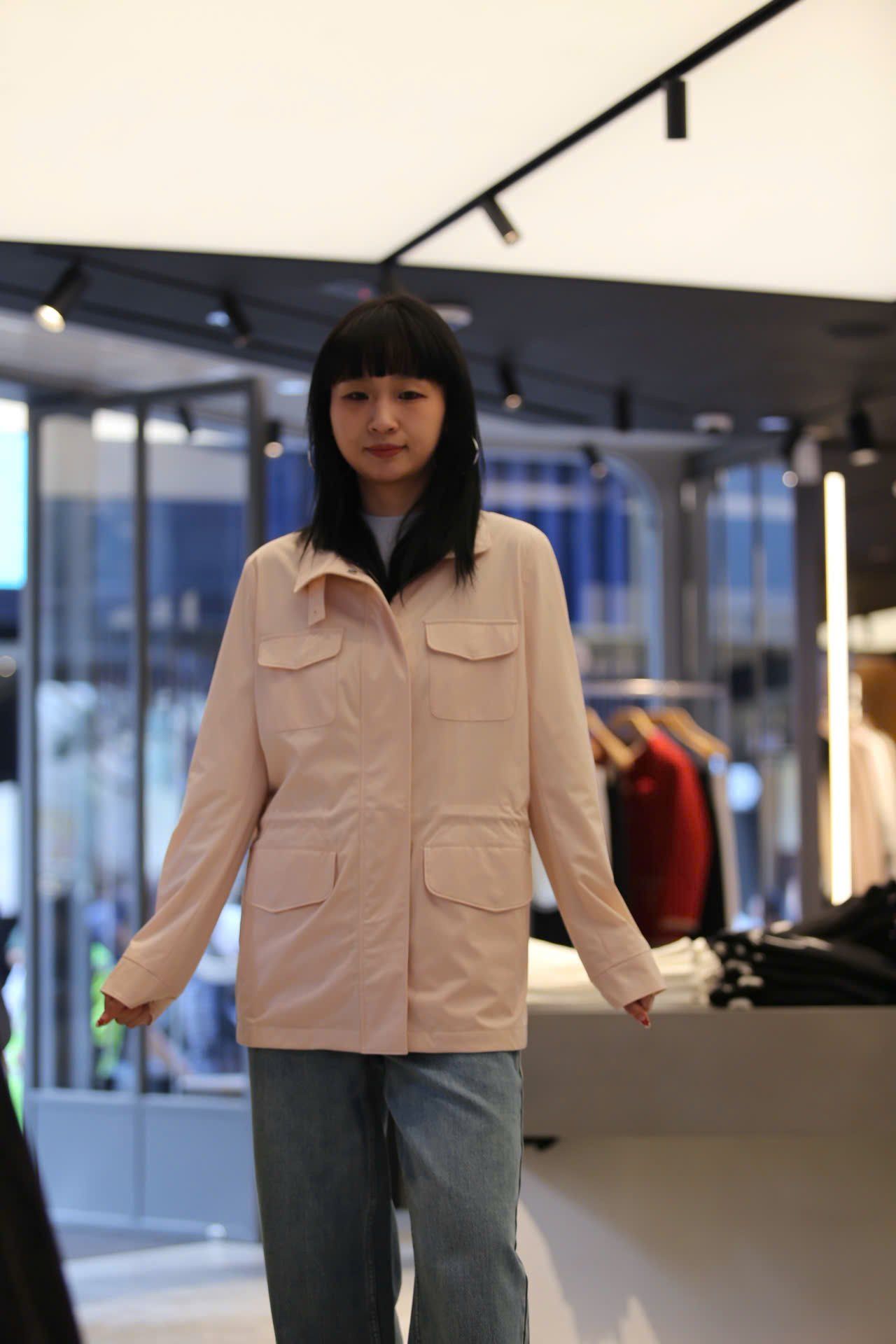  Áo khoác gió hồng phấn 4 túi hộp 