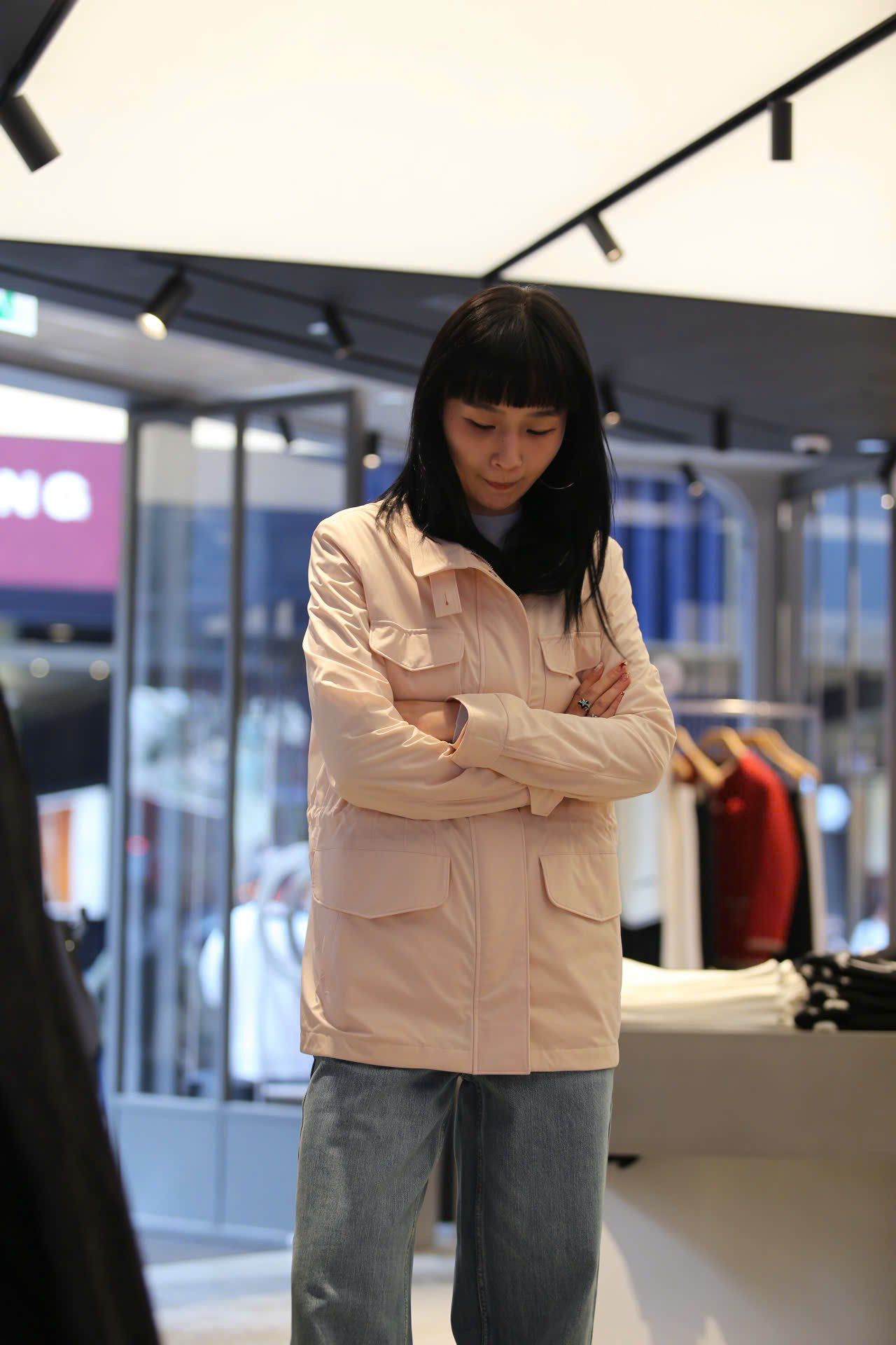  Áo khoác gió hồng phấn 4 túi hộp 