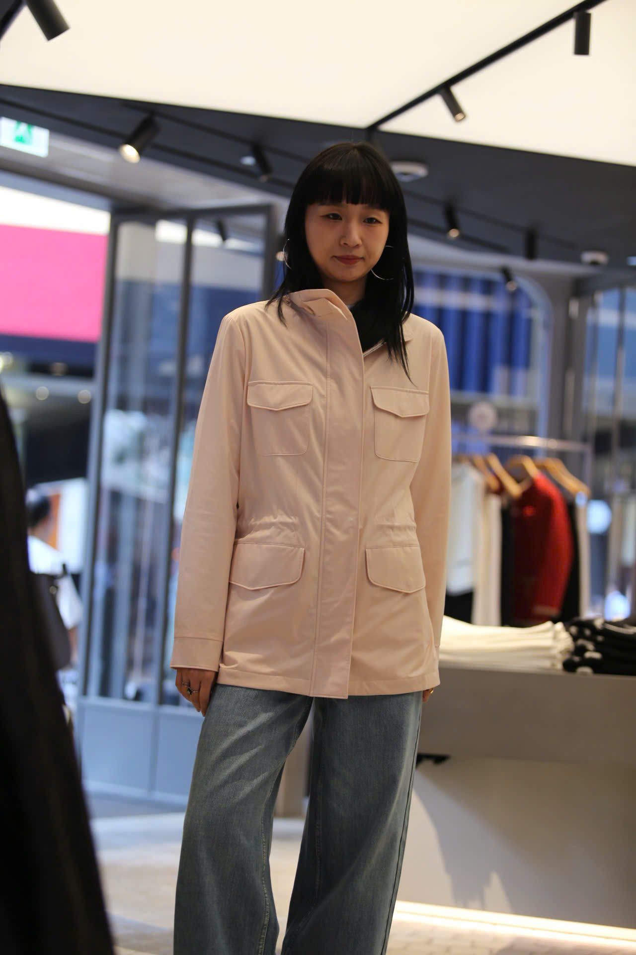  Áo khoác gió hồng phấn 4 túi hộp 