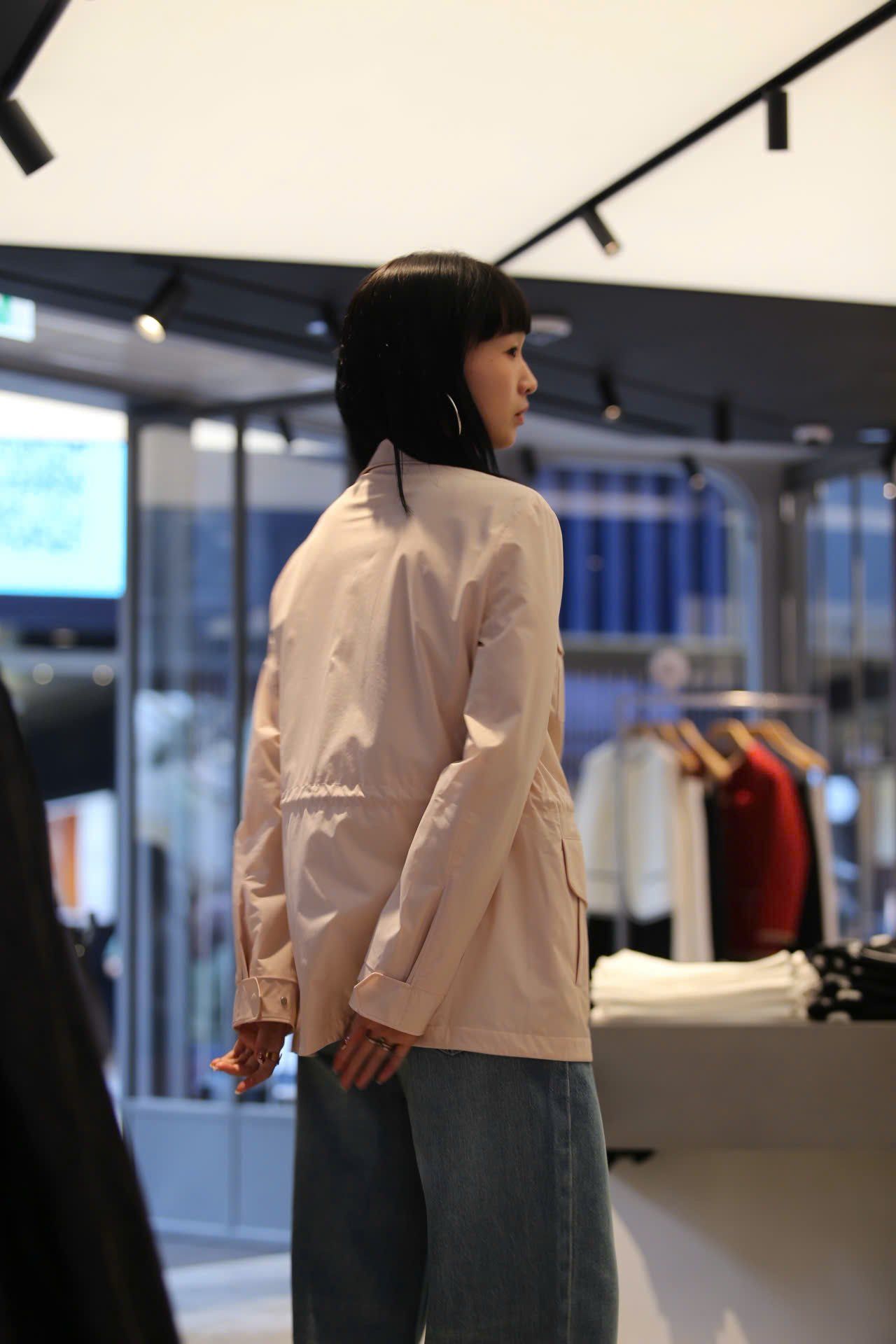  Áo khoác gió hồng phấn 4 túi hộp 