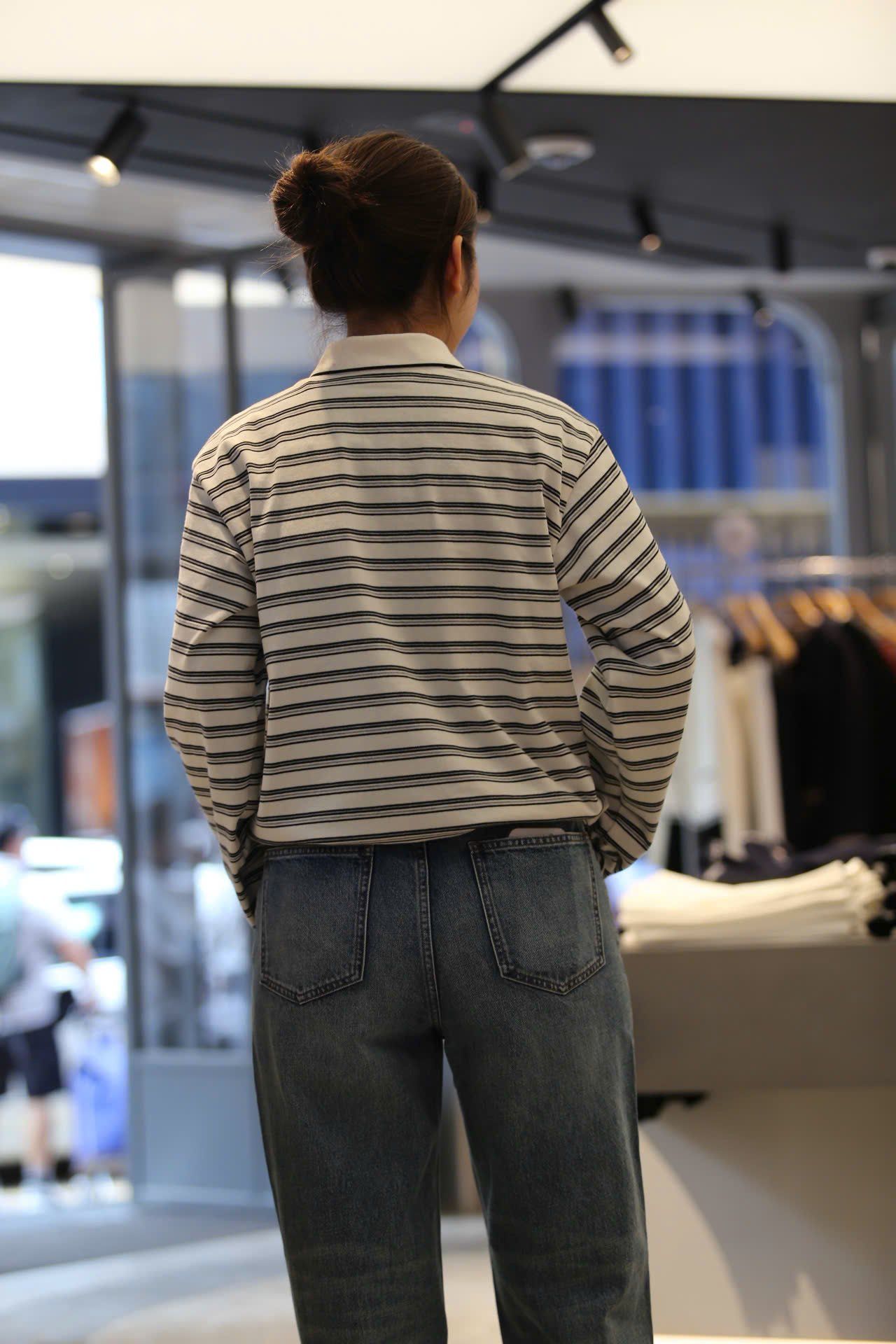  Áo polo cổ trắng, kẻ đen dài tay 