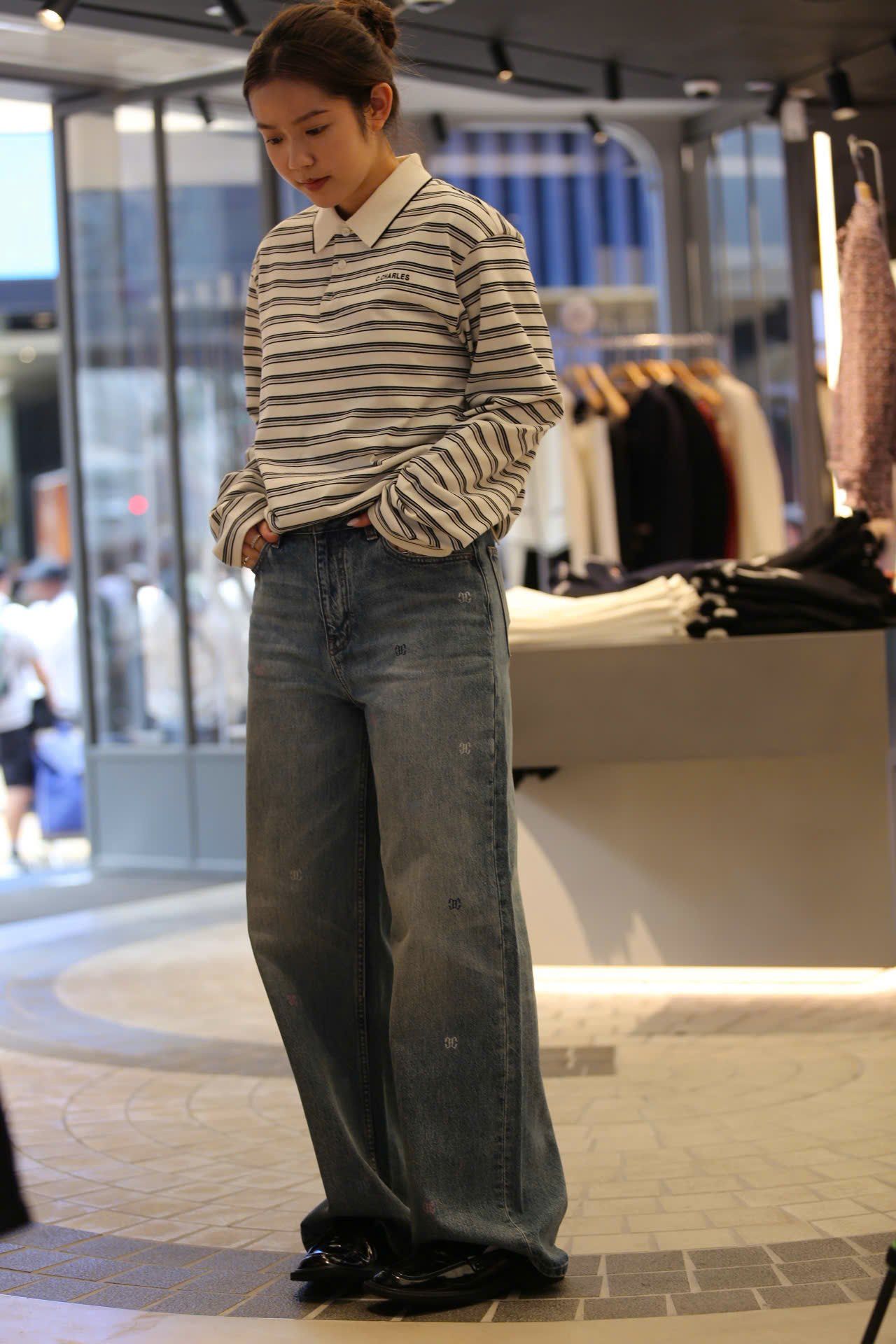  Áo polo cổ trắng, kẻ đen dài tay 