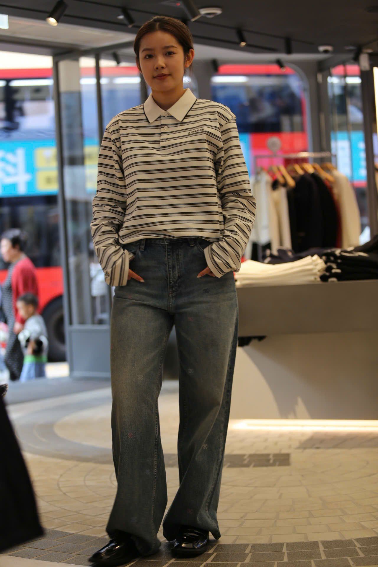  Áo polo cổ trắng, kẻ đen dài tay 