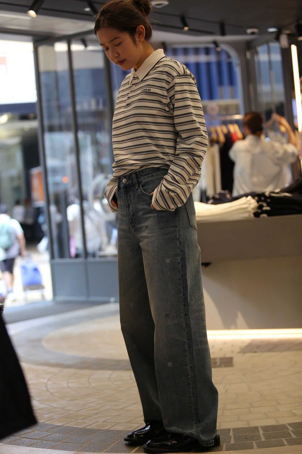  Áo polo cổ trắng, kẻ đen dài tay 