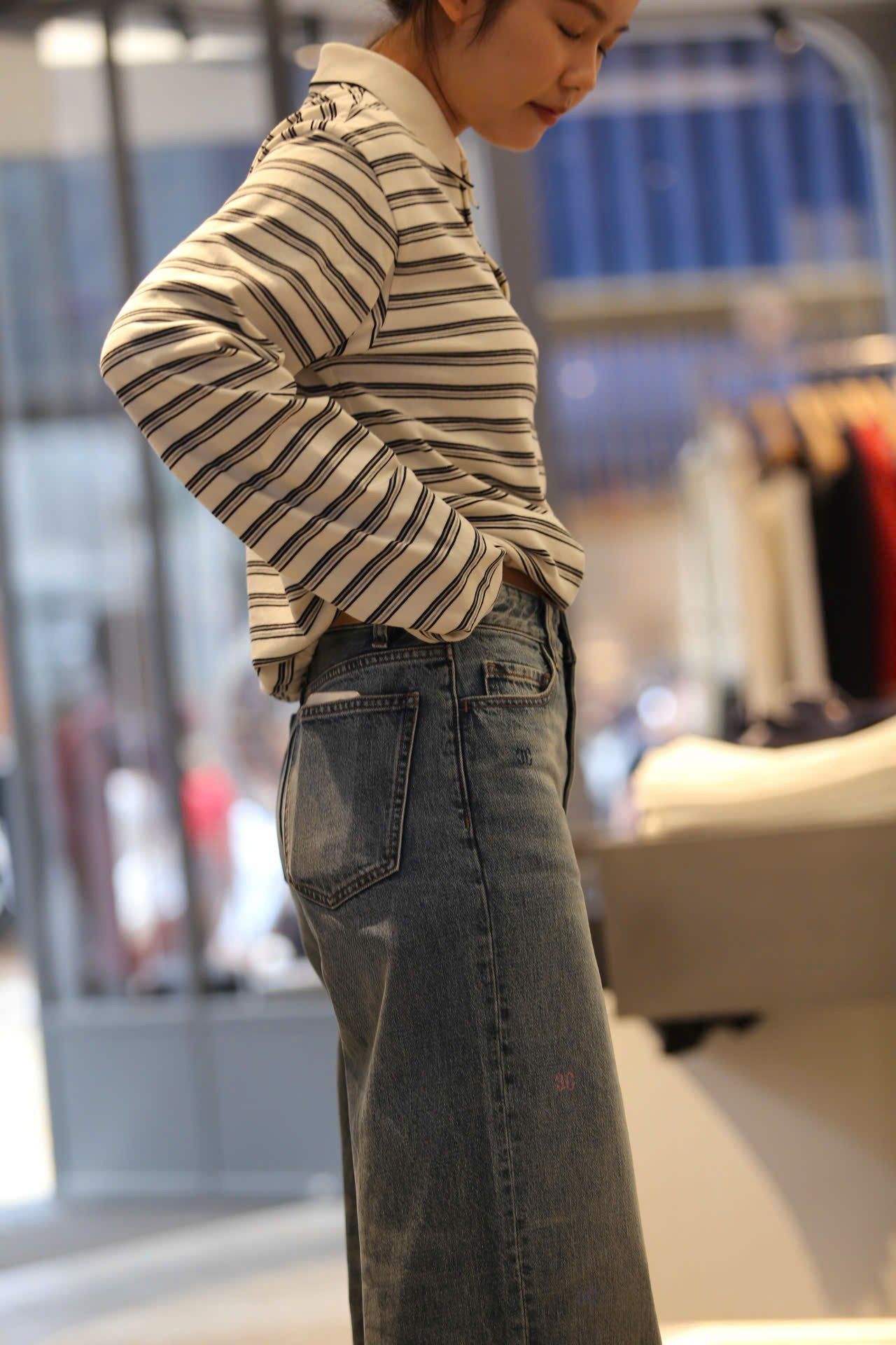  Áo polo cổ trắng, kẻ đen dài tay 