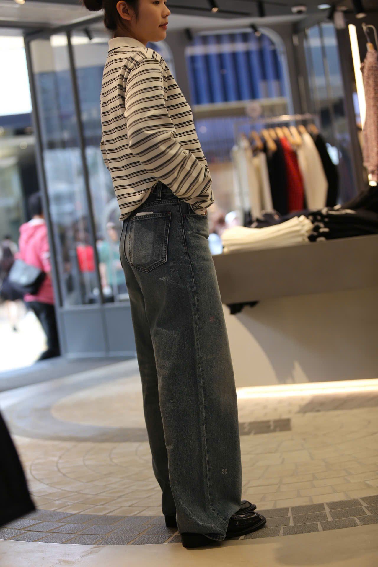  Áo polo cổ trắng, kẻ đen dài tay 