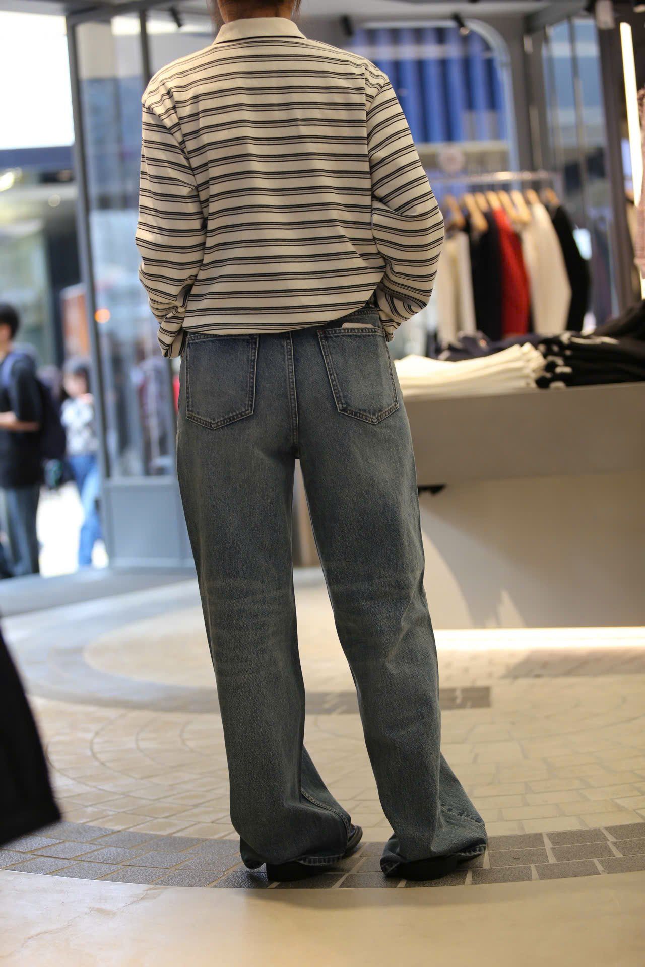  Áo polo cổ trắng, kẻ đen dài tay 