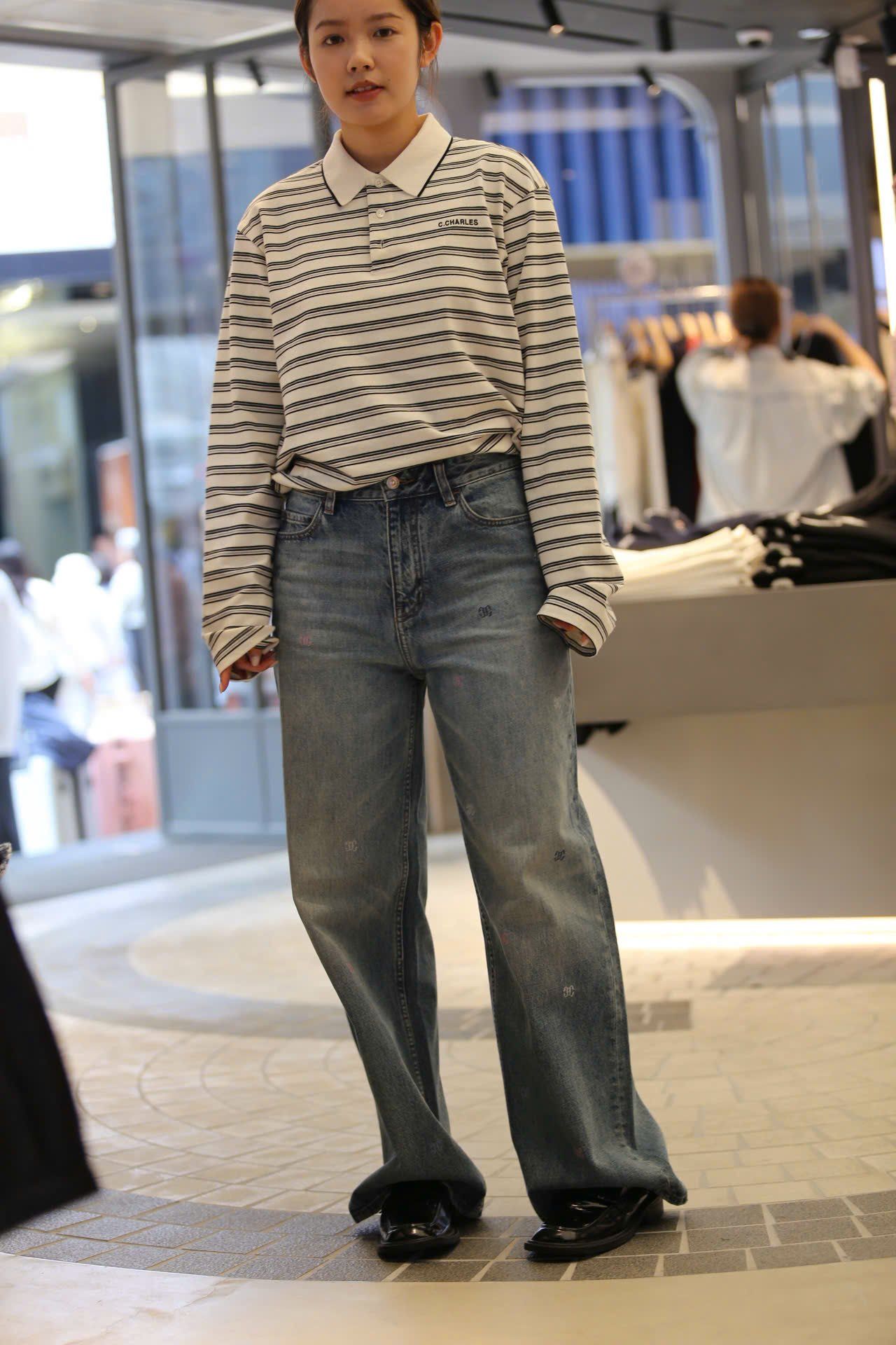  Áo polo cổ trắng, kẻ đen dài tay 